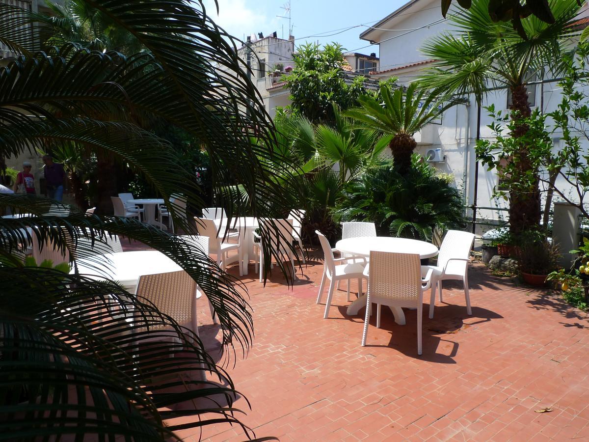 Hotel Alexander Santa Domenica  Extérieur photo