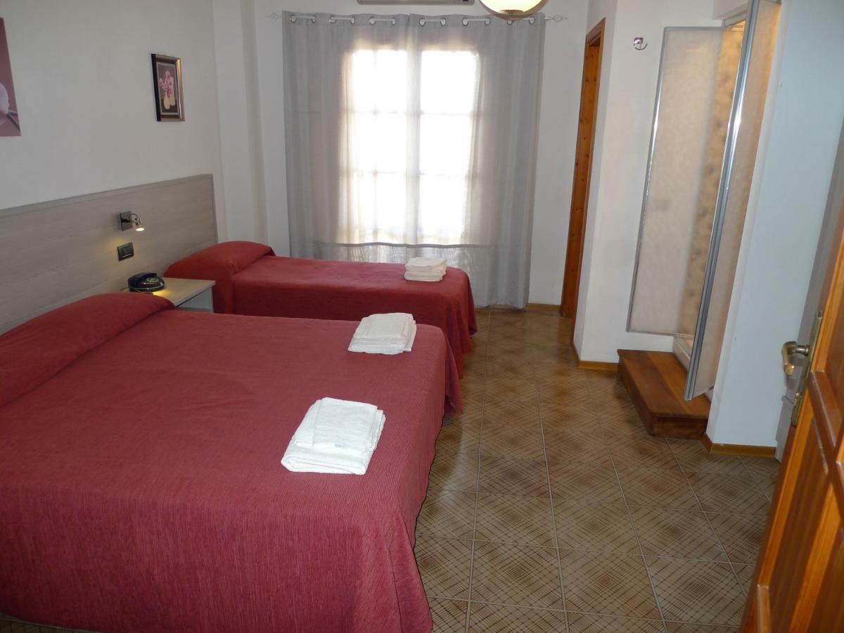 Hotel Alexander Santa Domenica  Extérieur photo